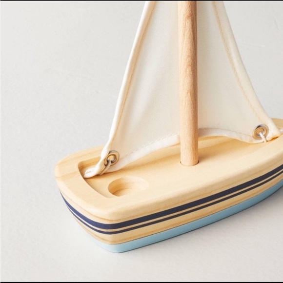 Hearth and Hand Sailboat - Picture 8 of 8